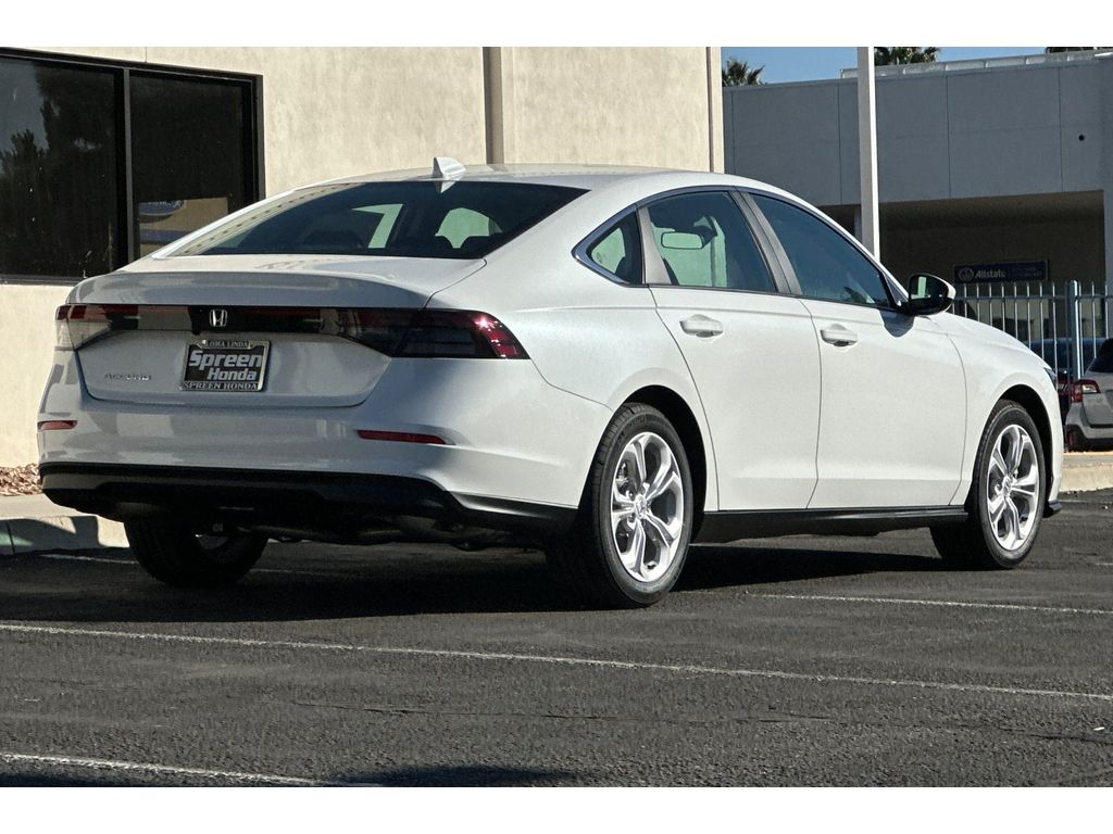 2025 Honda Accord LX photo 4