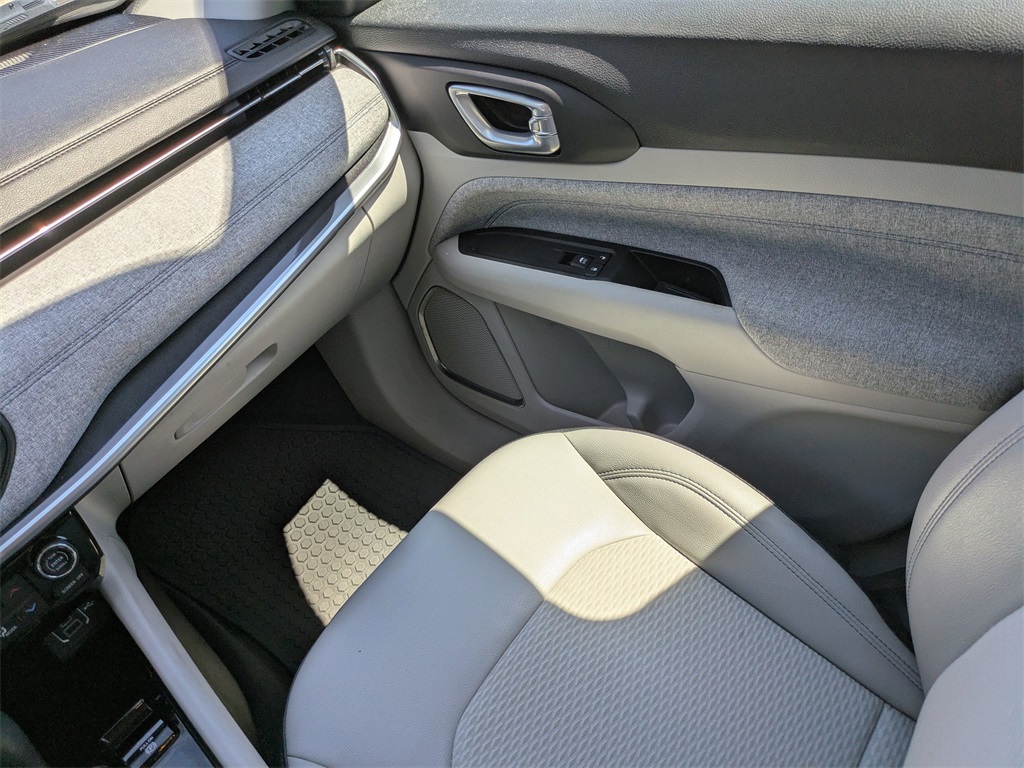 2022 Jeep Compass Latitude photo 17