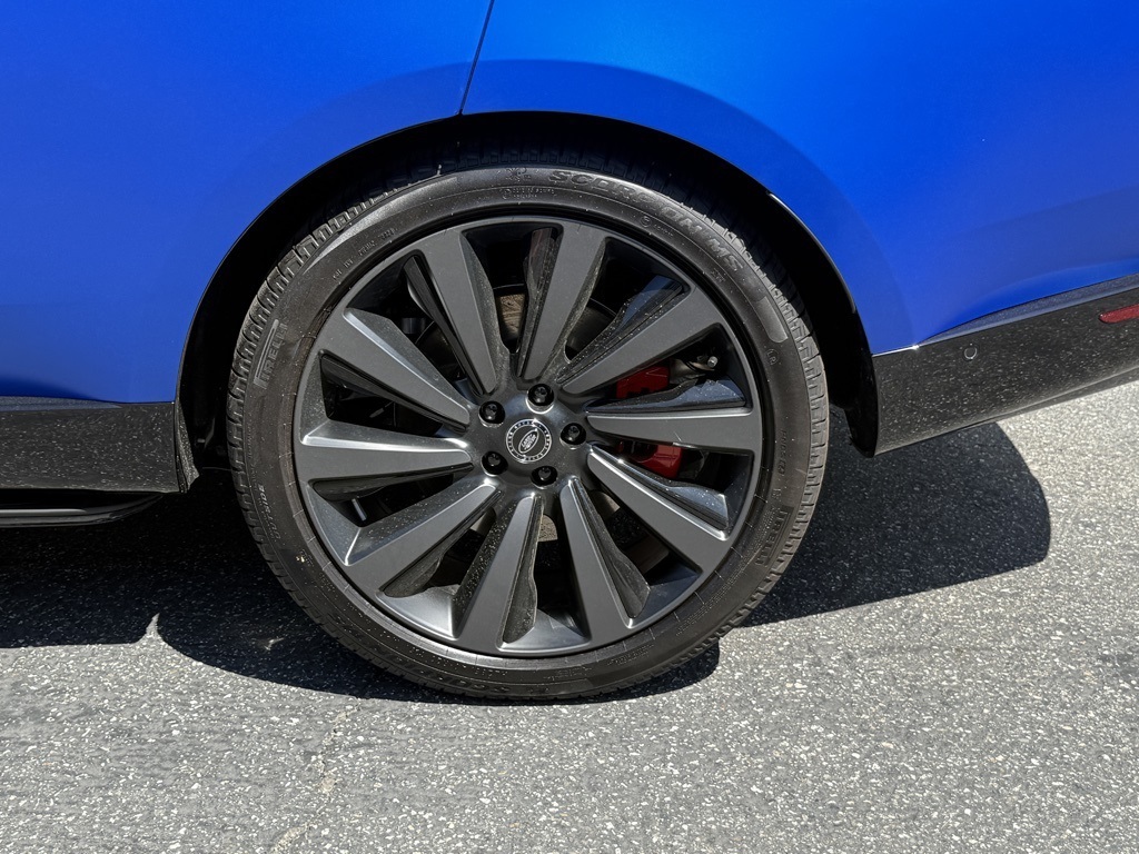 2025 Land Rover Range Rover SV photo 4