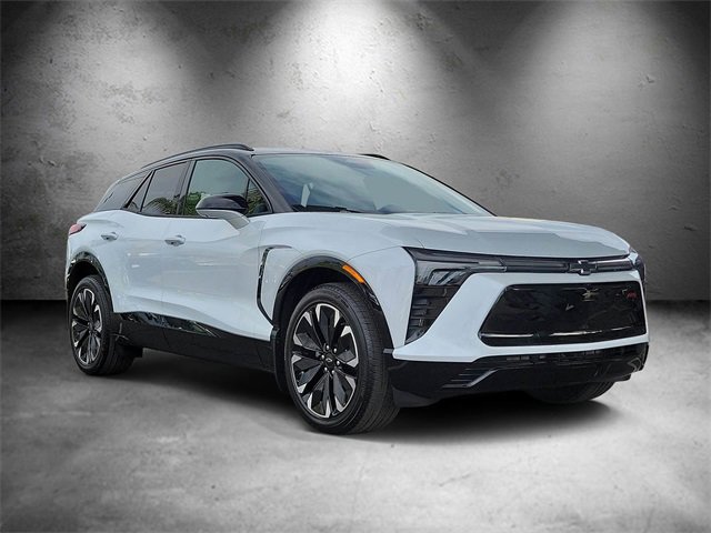 2026 Chevrolet Blazer EV RS photo 2