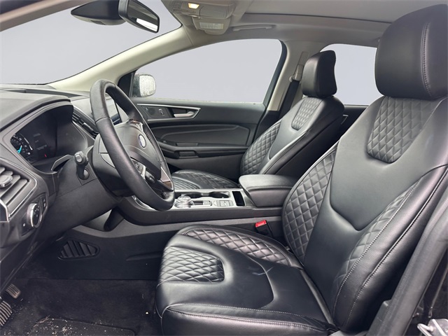 2024 Ford Edge Titanium photo 9
