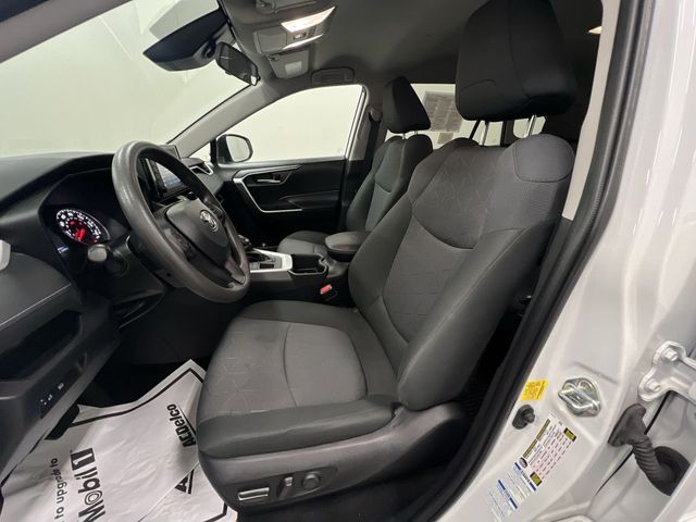 2022 Toyota RAV4 XLE photo 13