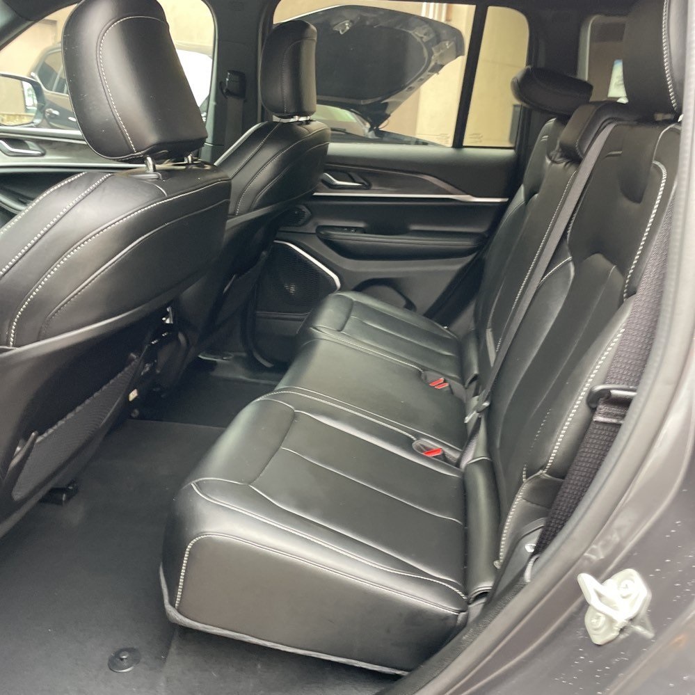 2024 Jeep Cherokee Limited 4xe photo 2