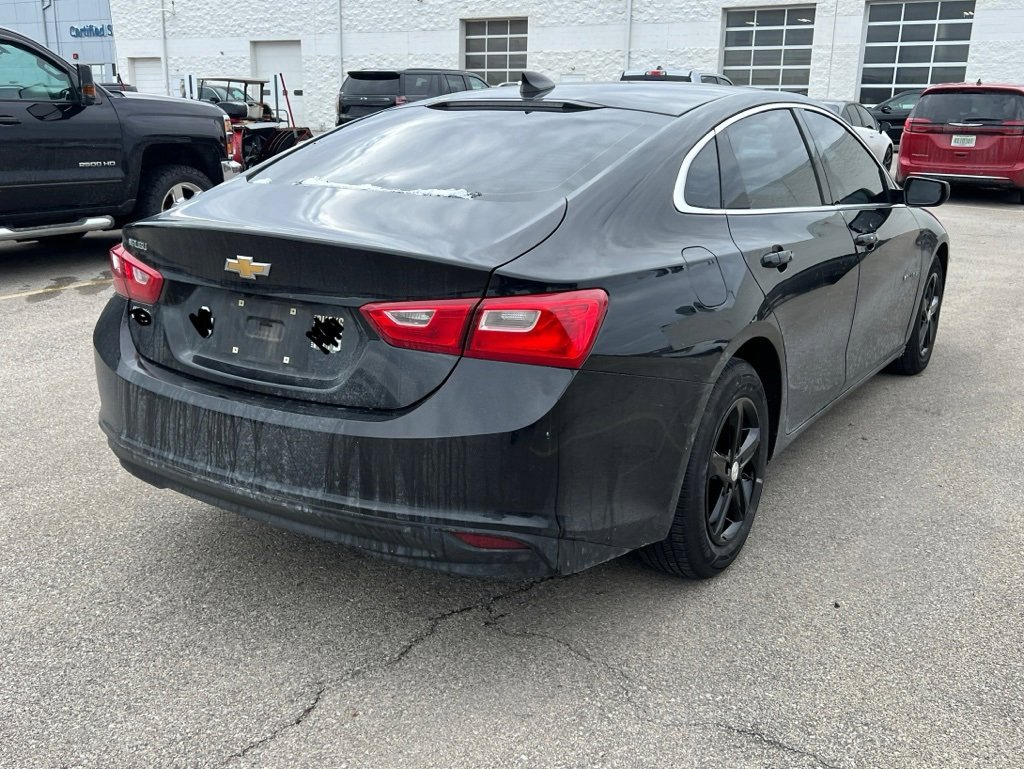 2021 Chevrolet Malibu LS photo 4