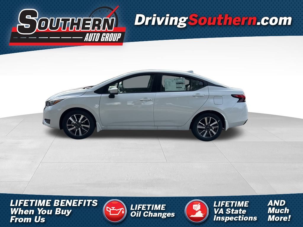 2025 Nissan Versa SV's photo