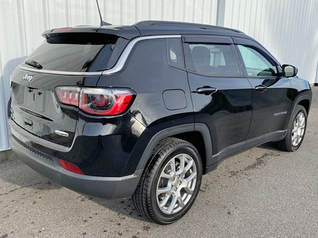 2022 Jeep Compass Latitude Lux photo 4