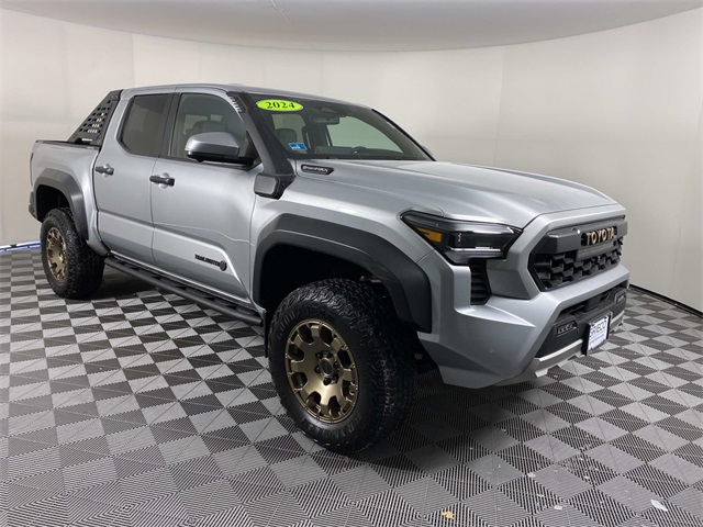 2024 Toyota Tacoma Trailhunter's photo