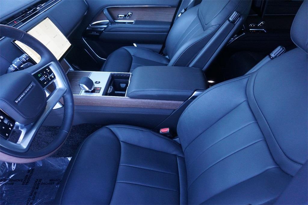2025 Land Rover Range Rover Autobiography photo 4