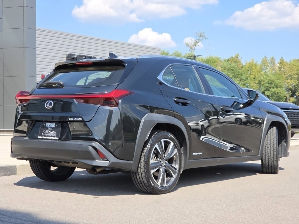 2020 Lexus UX 250h Premium photo 23