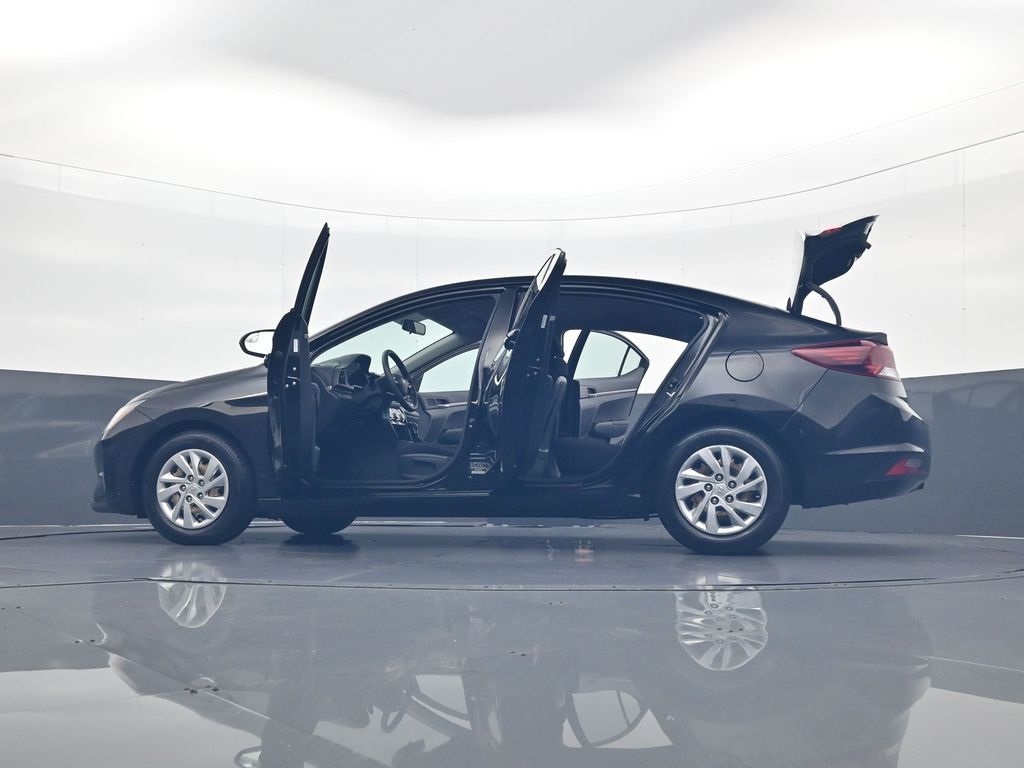 2019 Hyundai Elantra SE photo 34