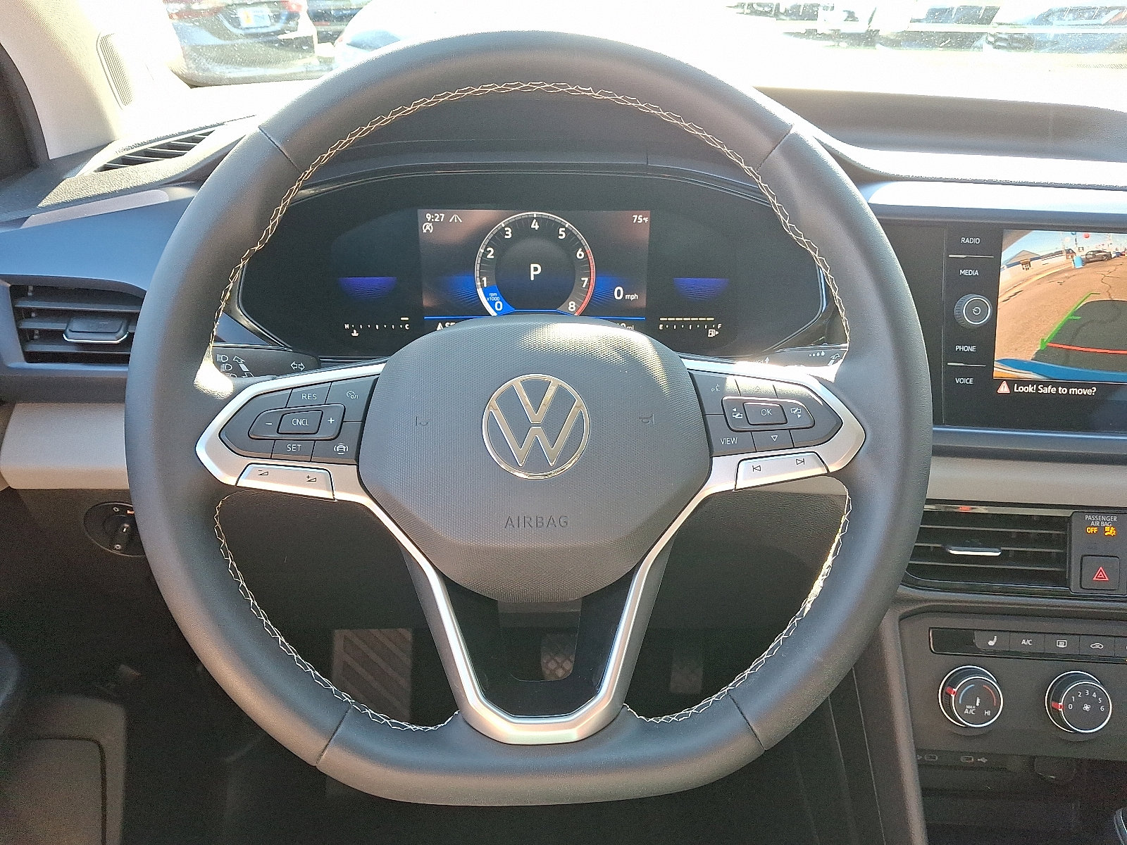 2022 Volkswagen Taos SE photo 15