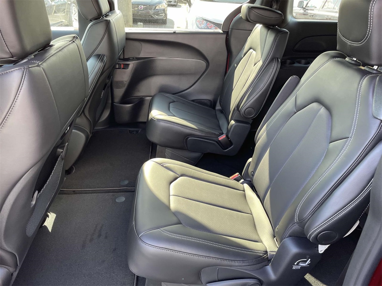2025 Chrysler Pacifica photo 22