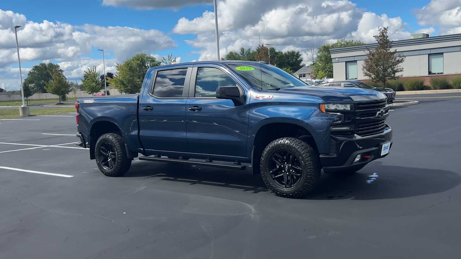 2022 Chevrolet Silverado 1500 LT Trail Boss photo 2