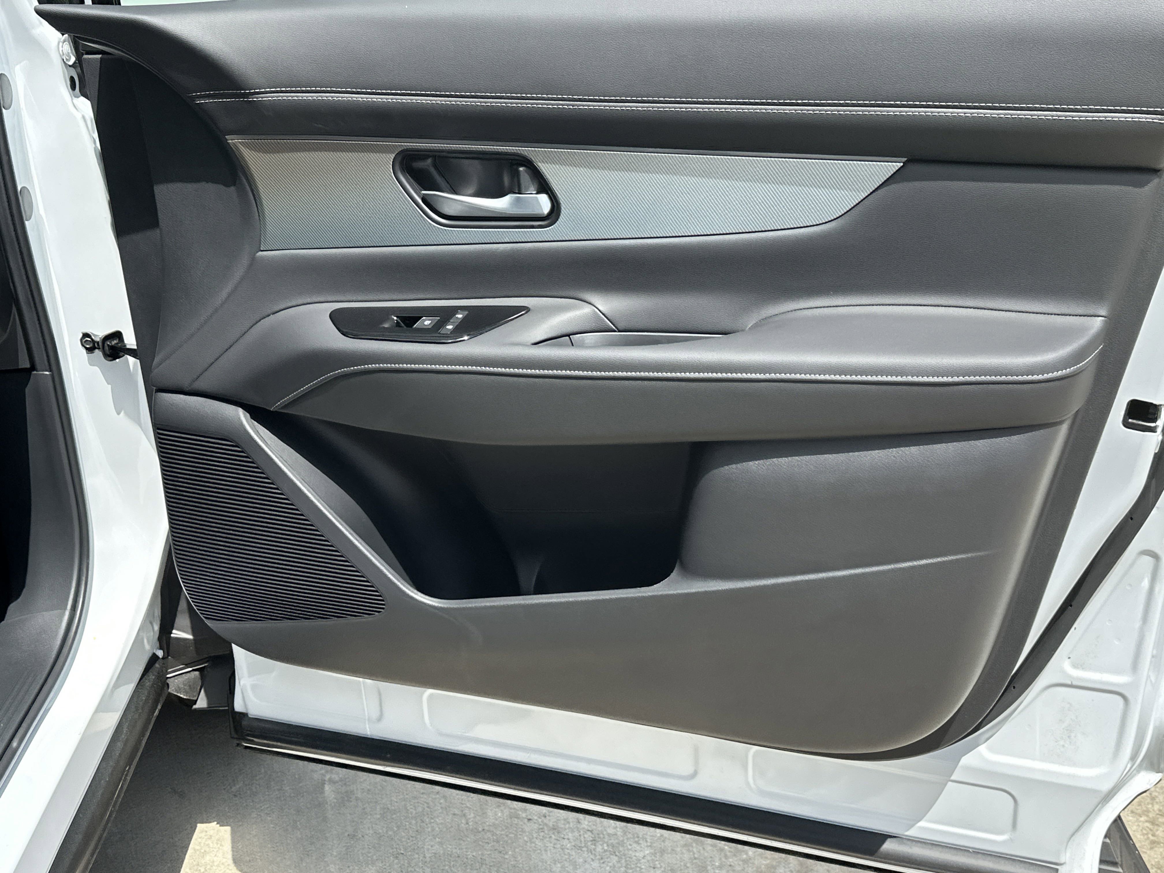 2025 Nissan Murano SL photo 13