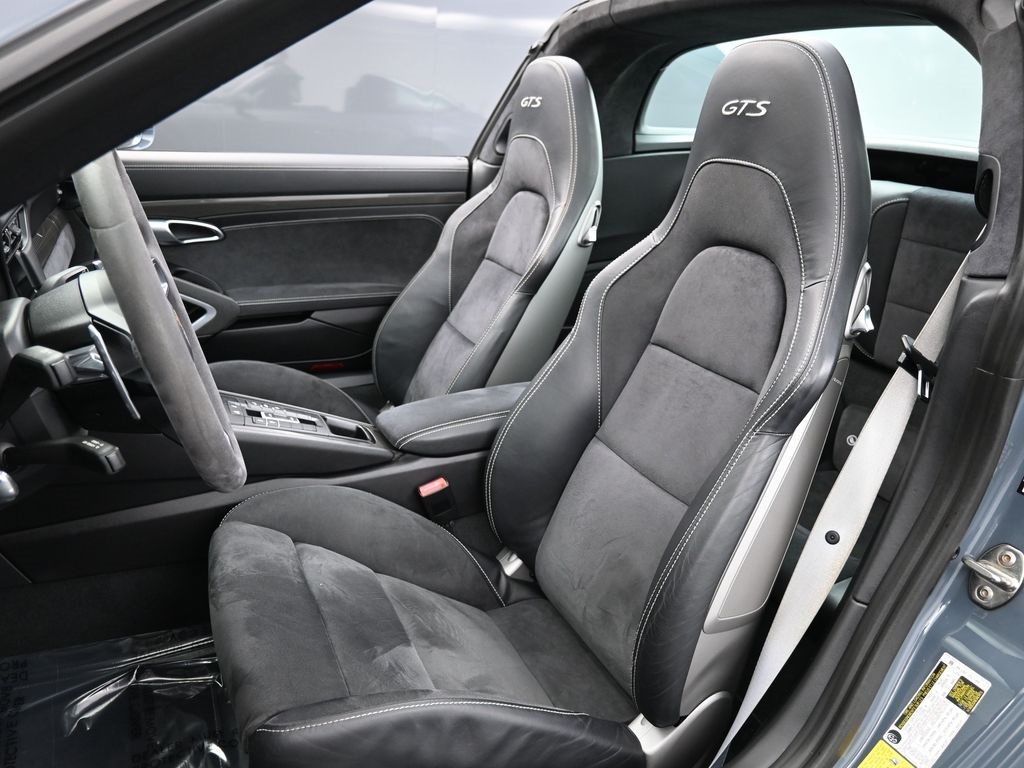 2018 Porsche 911 Targa 4 GTS photo 4