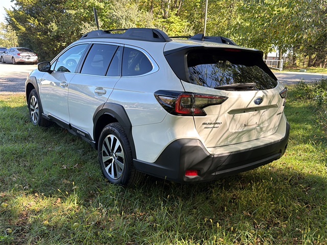 2024 Subaru Outback Premium photo 2