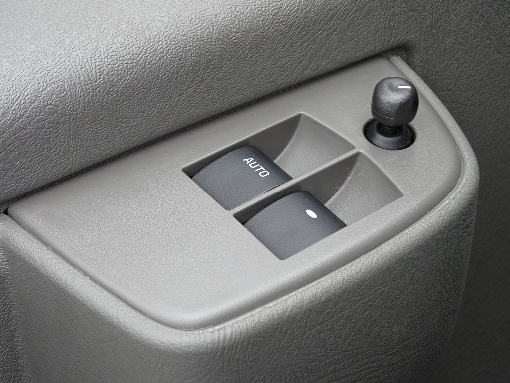 2024 Chevrolet Express 2500 Work Van Cargo photo 9