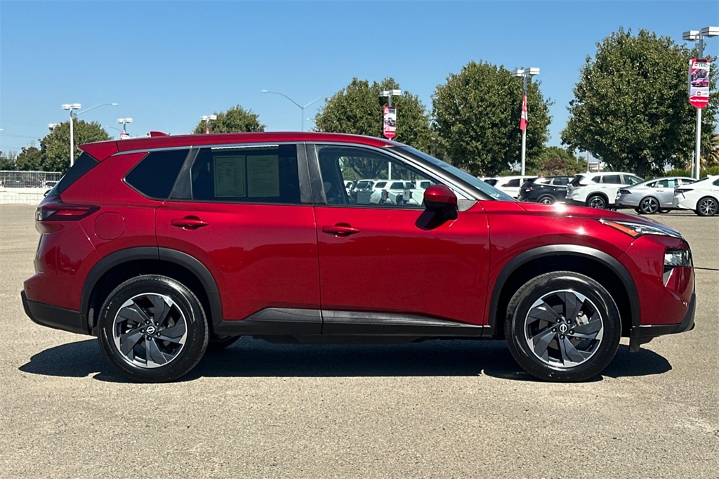 2024 Nissan Rogue SV photo 3