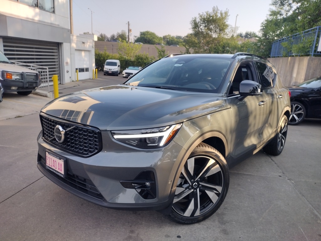 2026 Volvo XC40 Ultra's photo