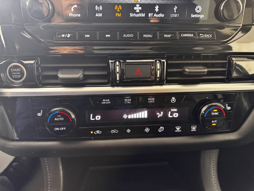 2023 Nissan Pathfinder SL photo 9