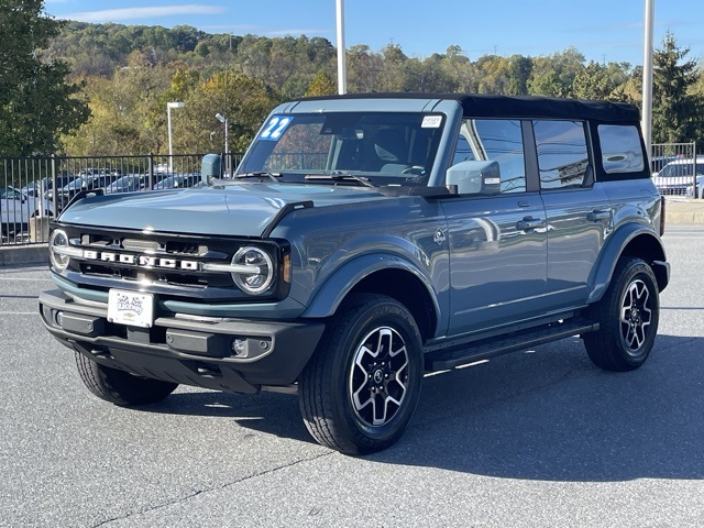 2022 Ford Bronco Outer Banks photo 3