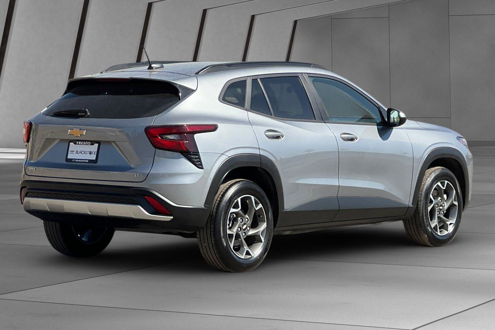 2024 Chevrolet Trax photo 2