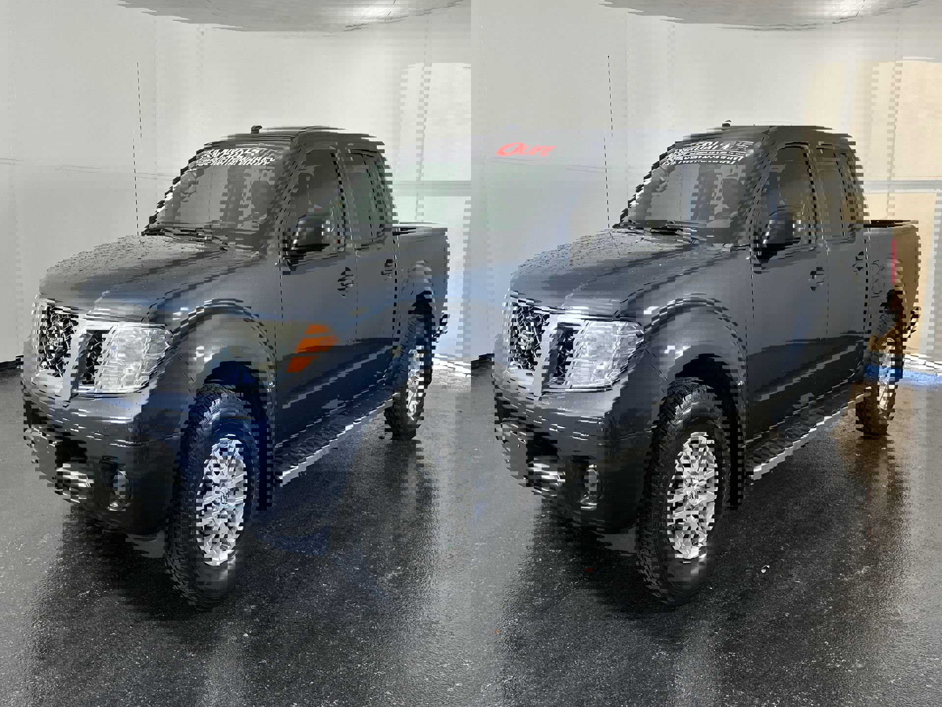 2017 Nissan Frontier SV photo 4