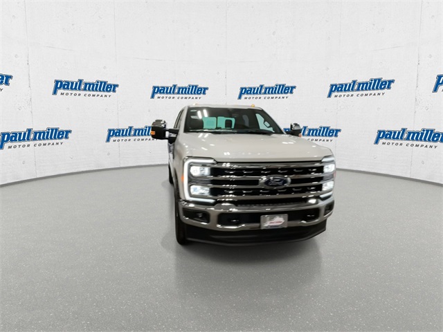 2025 Ford F-250 Lariat photo 3