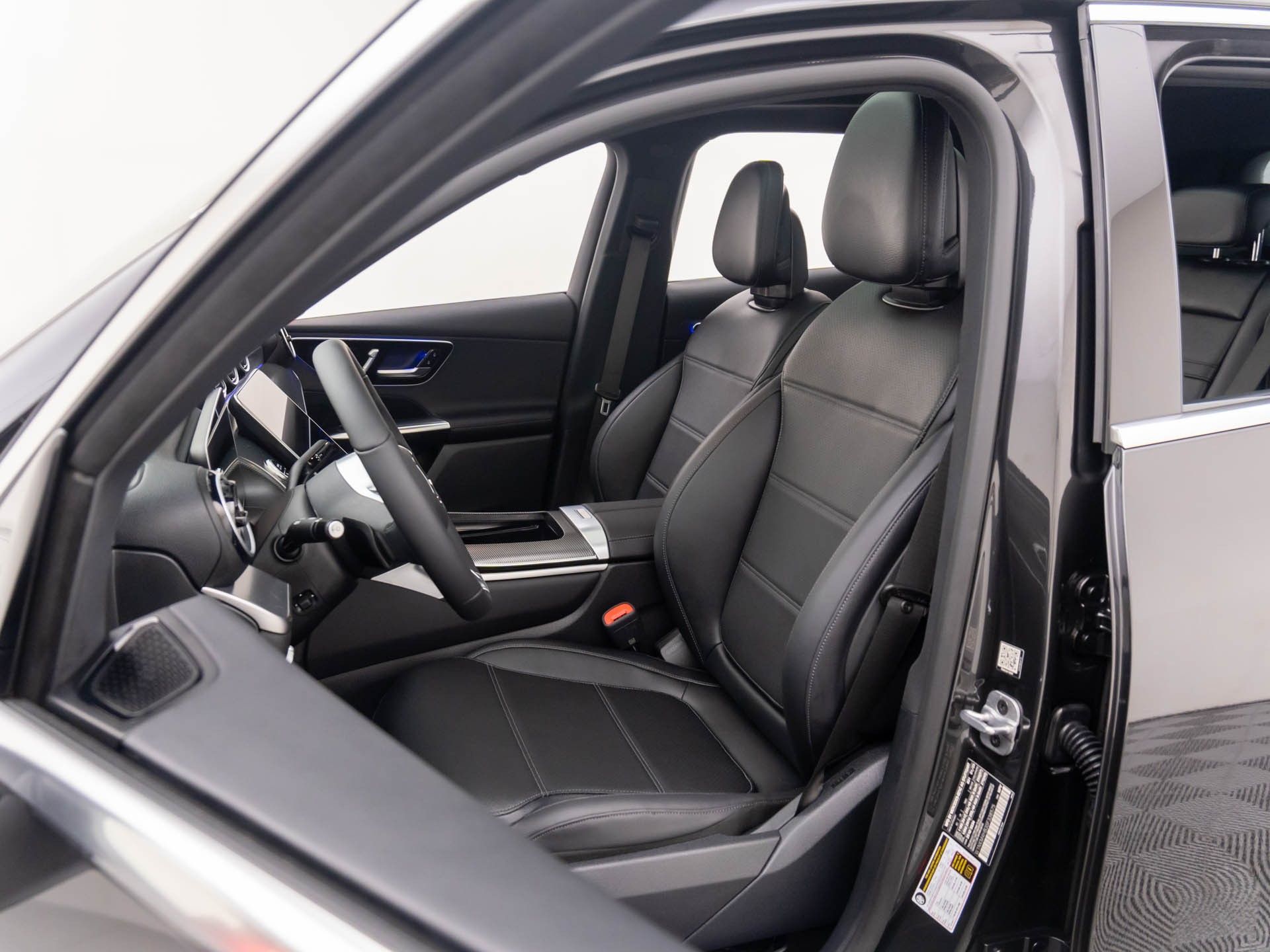 2025 Mercedes Benz GLC 300 4MATIC photo 14