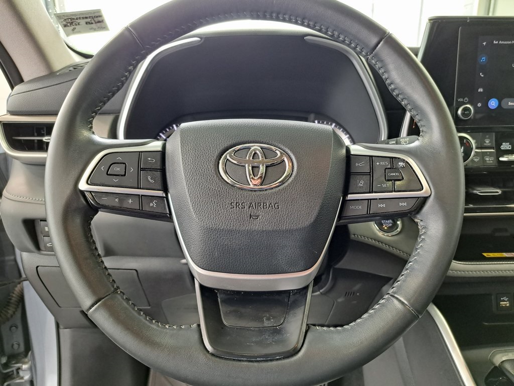 2023 Toyota Highlander L photo 10