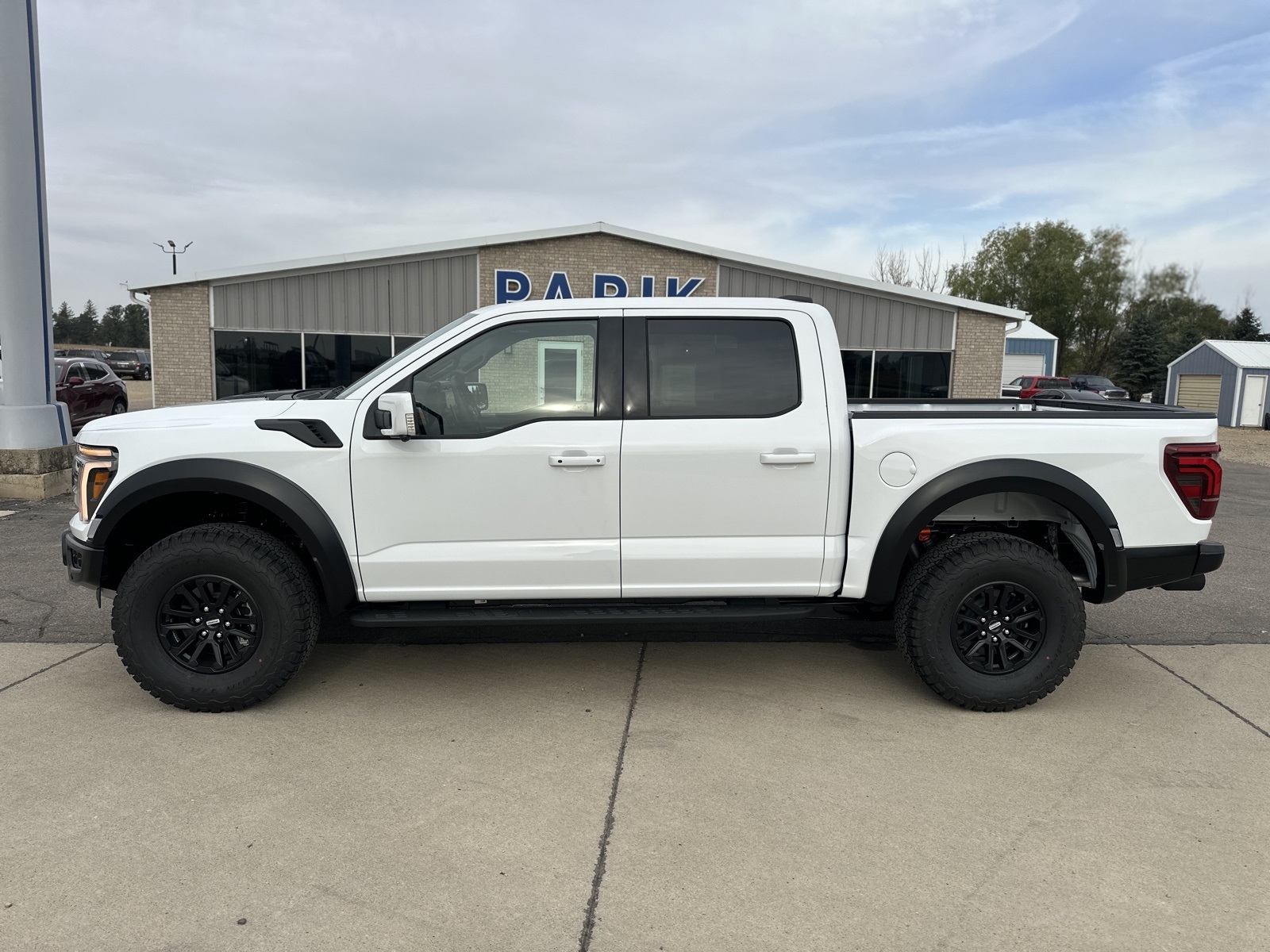 2025 Ford F-150 Raptor photo 3