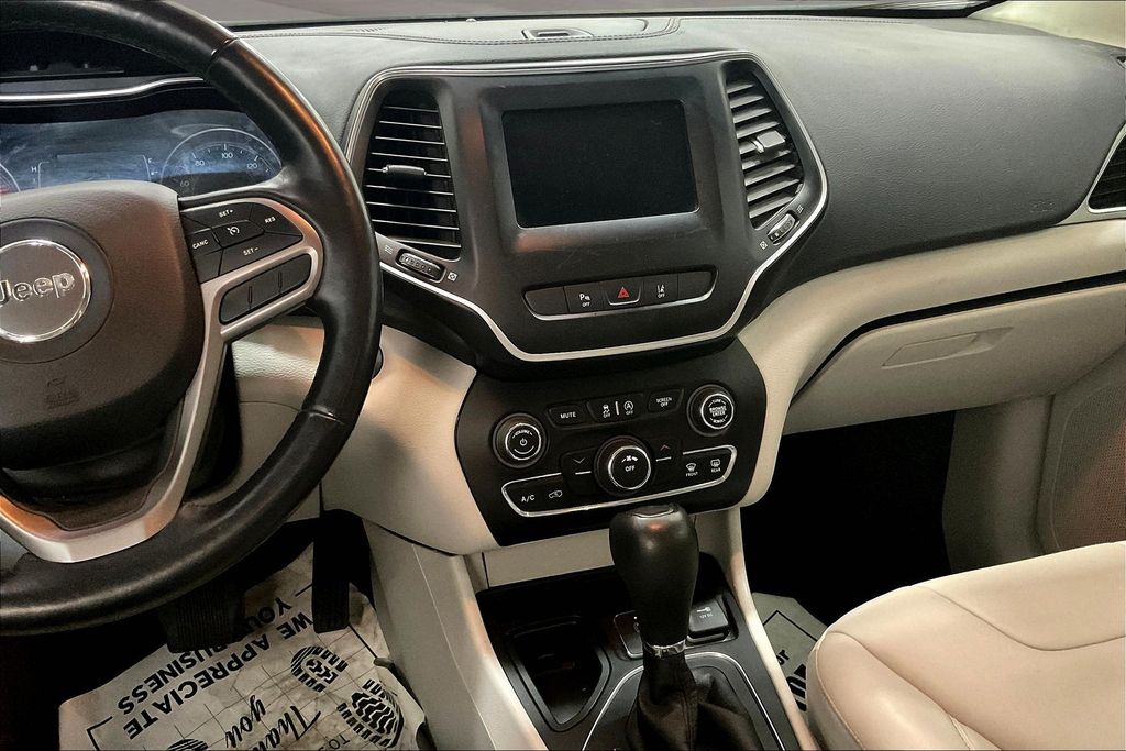 2021 Jeep Cherokee Latitude photo 6