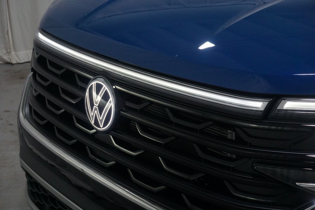 2025 Volkswagen Atlas Cross Sport SE Technology photo 3