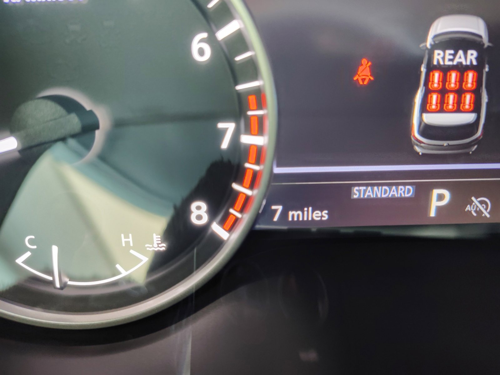 2025 Nissan Pathfinder SV photo 2