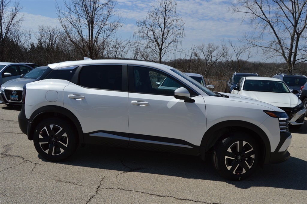 2025 Nissan Kicks SV photo 3