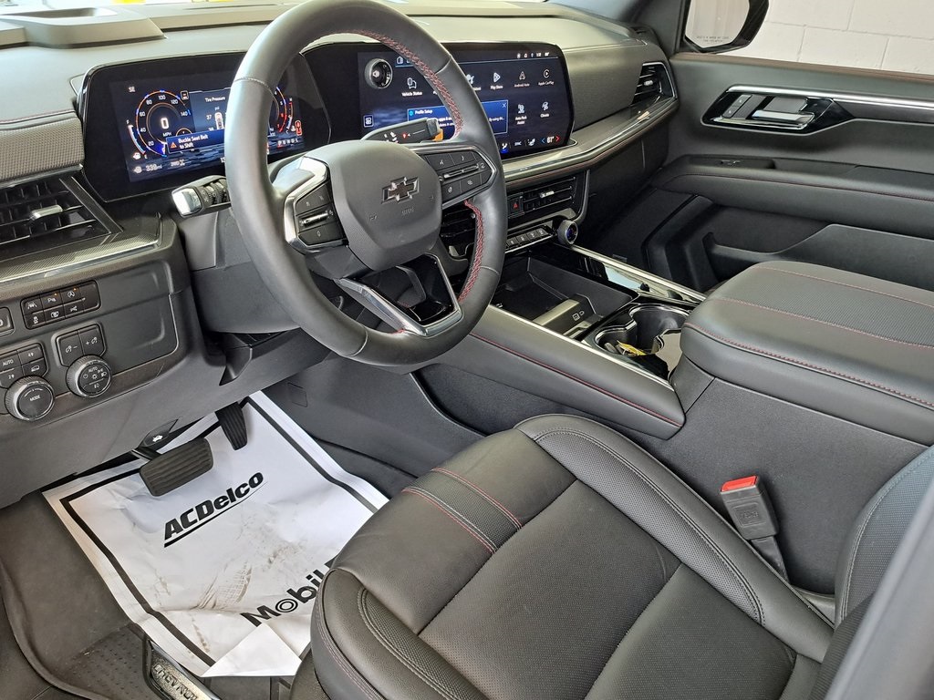 2025 Chevrolet Suburban RST photo 6