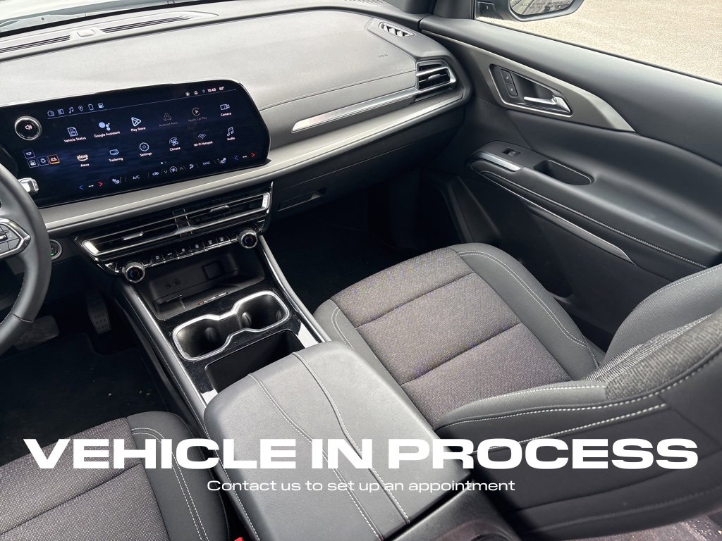 2025 Chevrolet Traverse photo 13