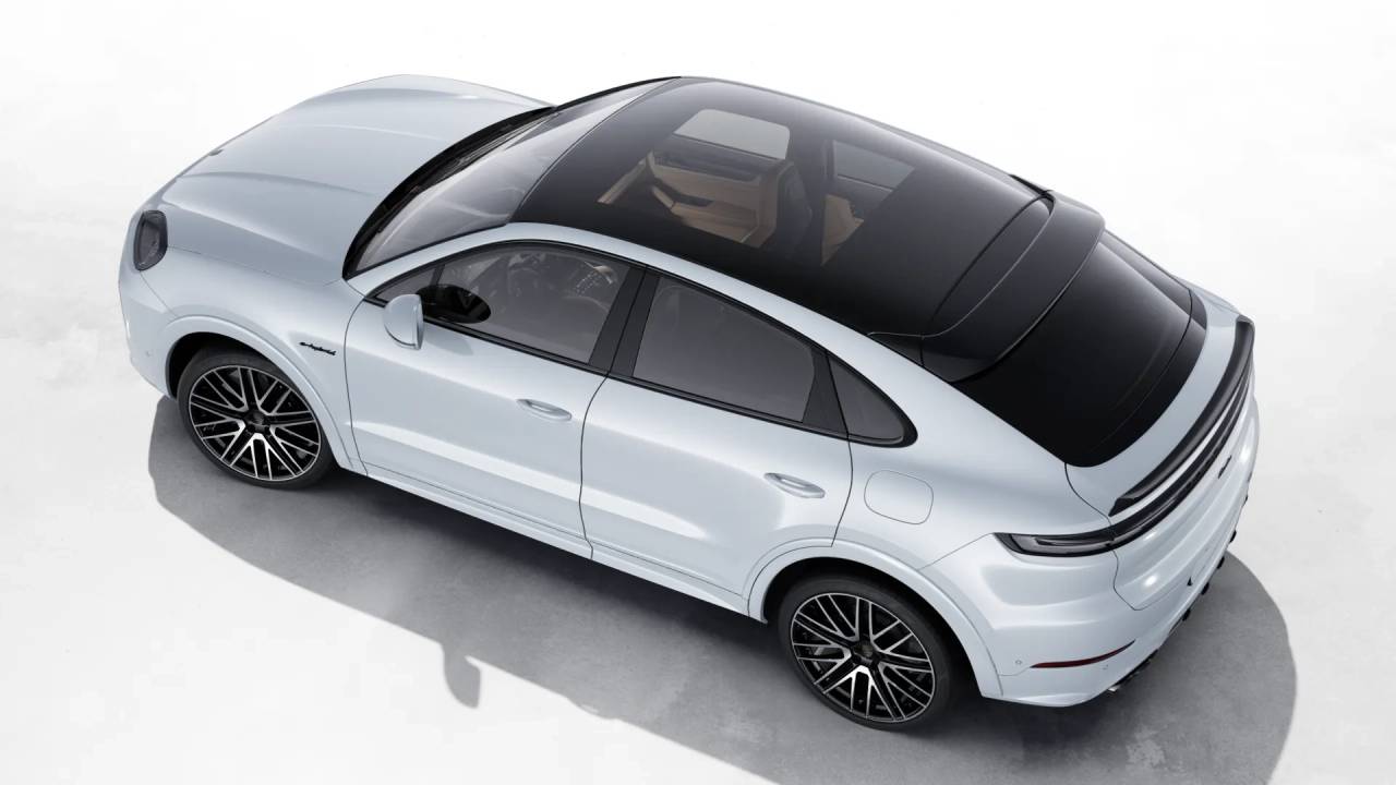 2026 Porsche Cayenne Turbo E-Hybrid Coupe photo 4