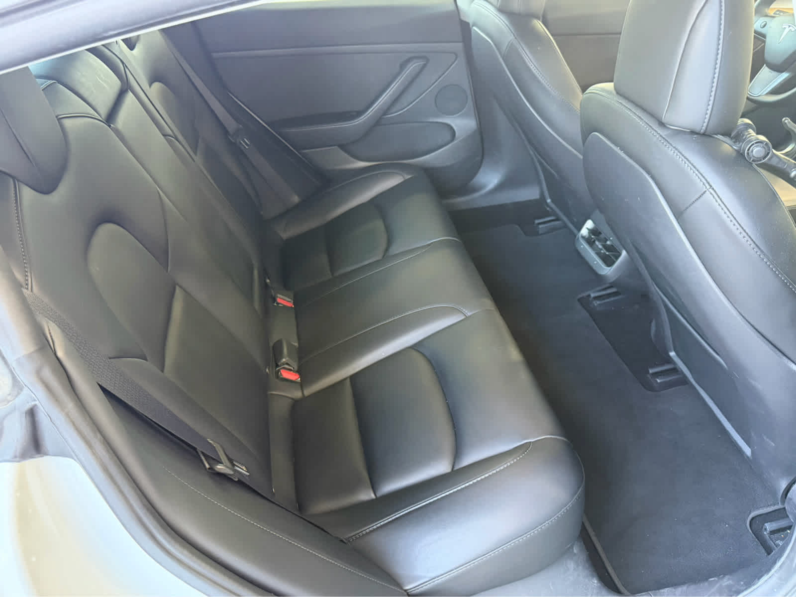 2022 Tesla Model 3 Long Range photo 11