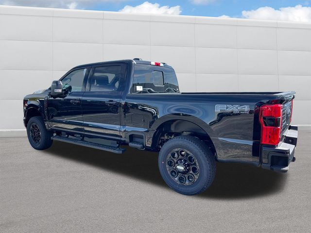 2025 Ford F-350 Lariat photo 3