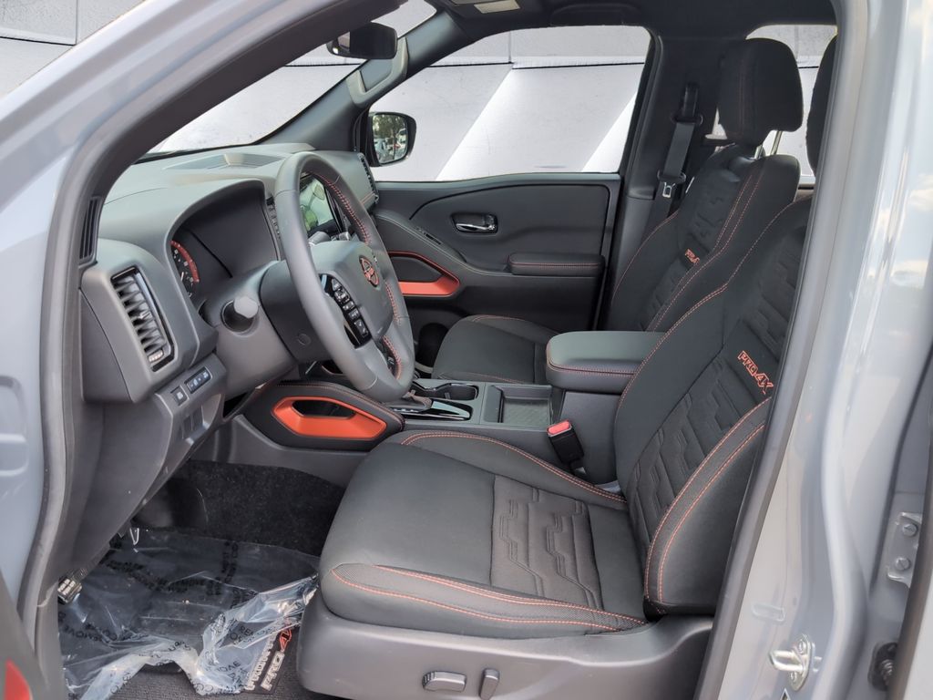 2024 Nissan Frontier PRO-4X photo 7