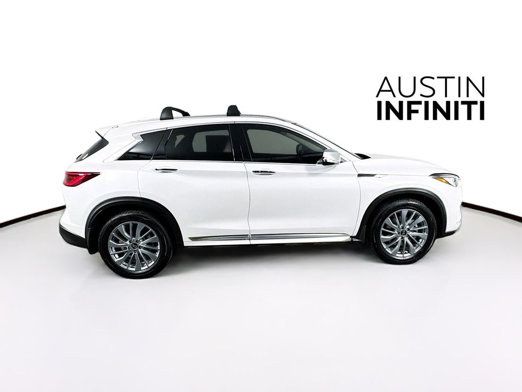 2025 Infiniti QX50 Luxe photo 8