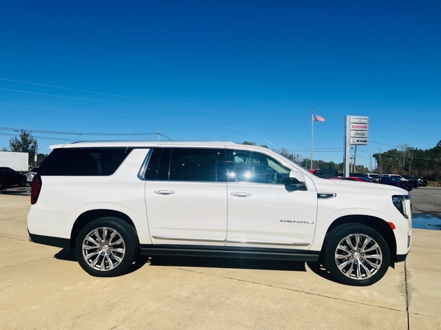 2022 Gmc Yukon XL Denali photo 4