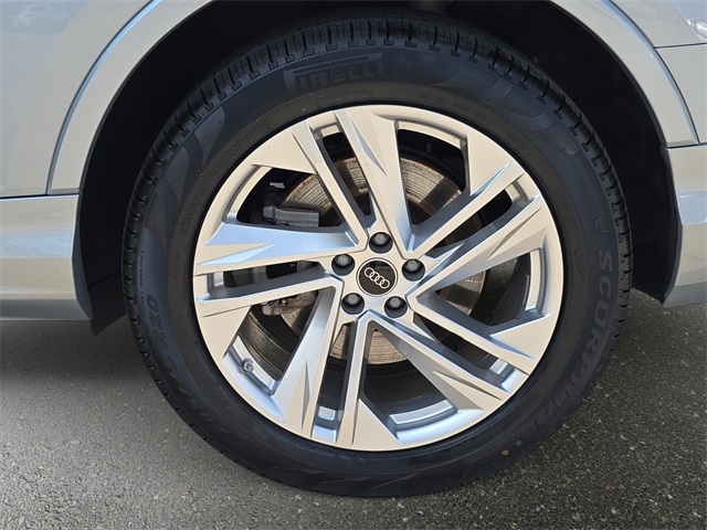 2023 Audi Q7 55 Prestige photo 33
