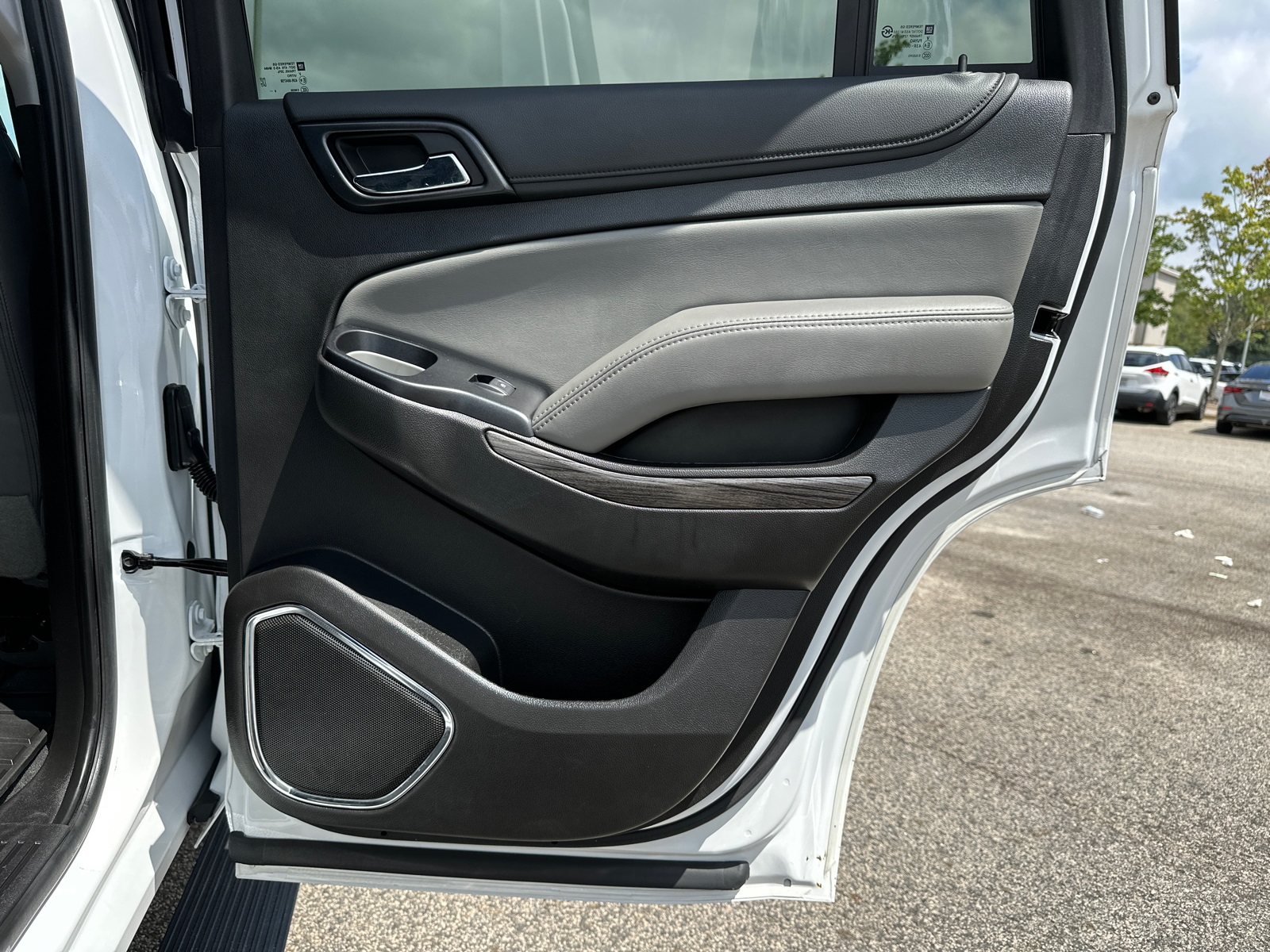 2019 Chevrolet Tahoe LT photo 17