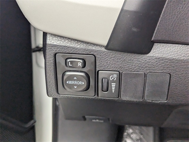 2019 Toyota Corolla L photo 23