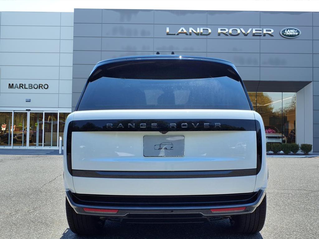 2025 Land Rover Range Rover SE photo 7