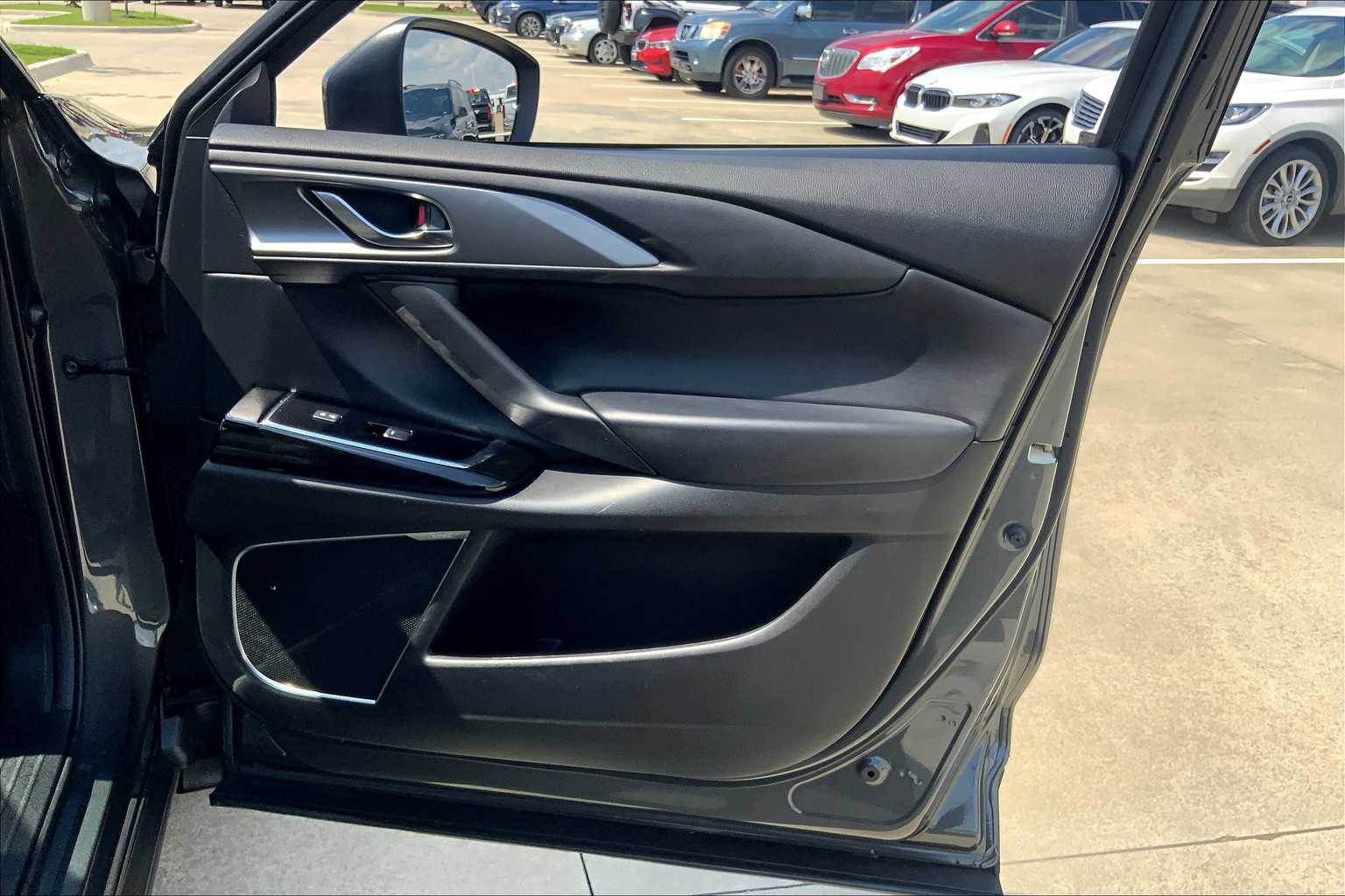 2022 Mazda CX-9 Touring photo 24