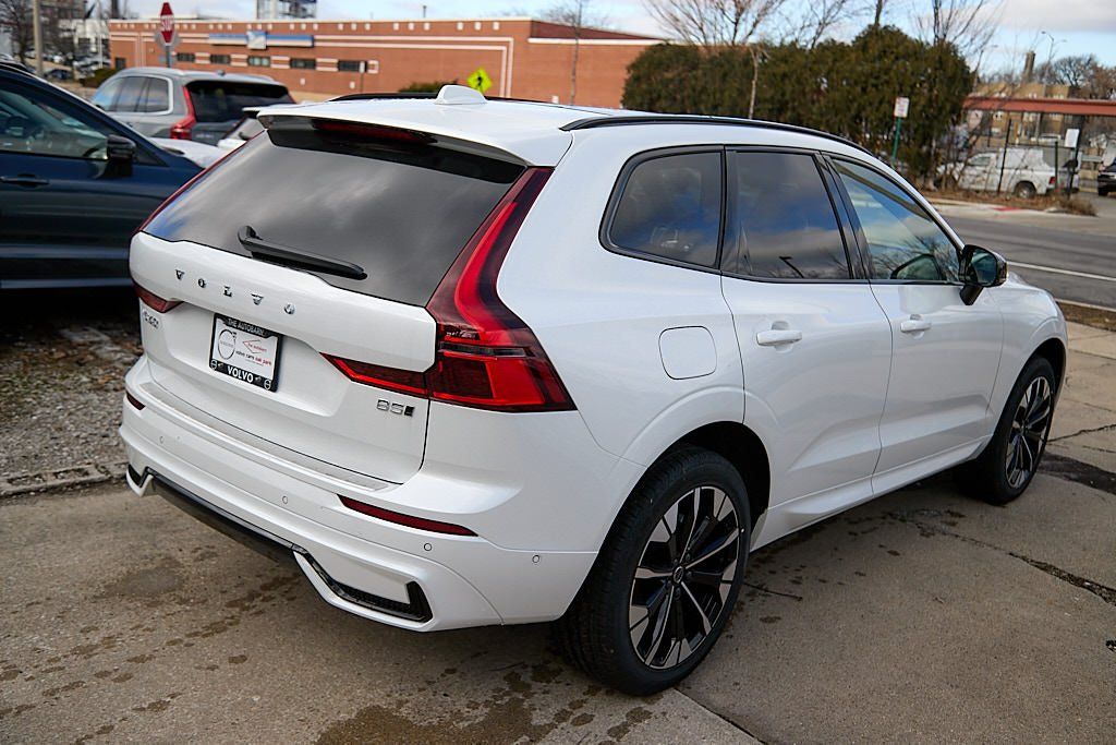2026 VOLVO XC60 - Image 8