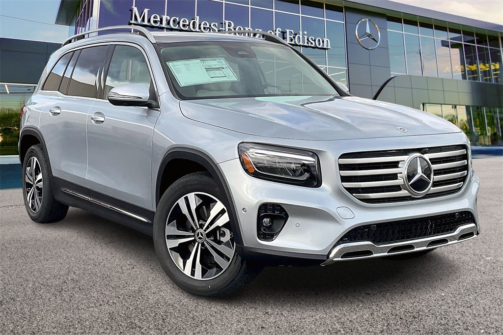 2026 Mercedes-Benz GLB GLB 250's photo